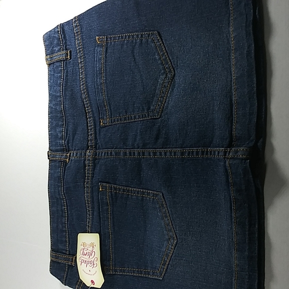 Faded Glory Denim Skirt. - Picture 4 of 6